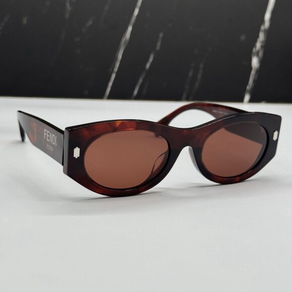 NEW FE40125F 54S FENDI SUNGLASSES SHINY RED HAVANA WOMEN EYEWEAR FENDI - Picture 4 of 12